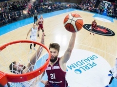 Peiners izcilā formā, Štālbergam triumfs "EuroBasket" mājvietā