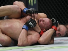 Cirkunovs cieš otro UFC zaudējumu pēc kārtas