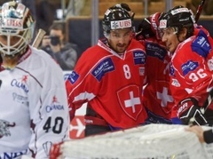 Turnīra ievadā Šveices izlase bez problēmām apspēlē nevarīgo ''Dinamo''