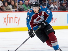 Par nedēļas spožāko zvaigzni NHL atzīts "Avalanche" uzbrucējs Makinnons