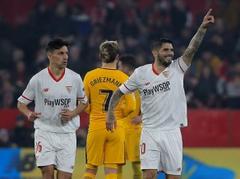 Grīzmans skaisti iesit, "Atletico" izgāž abu puslaiku sākumu - pusfinālā pelnīti "Sevilla"