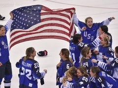 ASV hokejistes izcilā bullīšu sērijā pēc 20 gadu pārtraukuma izcīna olimpisko zeltu