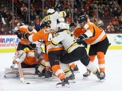 "Flyers" papildlaikā pieveic Austrumu konfereces līderi "Bruins"