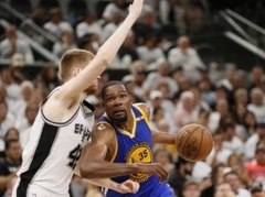 "Spurs" zaudē Ņūorleānai un "play-off" pirmajā kārtā spēlēs pret "Warriors"