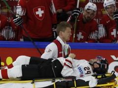 NHL uzbrucējs savaino austrieti, Šveice izlaiž pārsvaru un uzvar tikai pagarinājumā