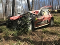 Video: Mīke pēc smagas avārijas iznīcina savu automašīnu