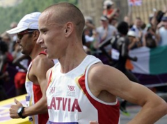 Žolnerovičam pietrūka zaķa, Prokopčuka laimīga par finišēšanu pusmaratonā