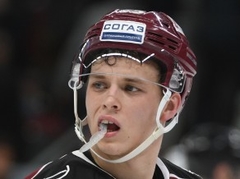 Jevpalovs no Rīgas "Dinamo" pārgājis uz bijušā trenera vadīto AHL komandu