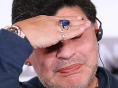 Maradona Latvijas kaimiņzemē - cēli mērķi vai 20 miljonu vilinājums?