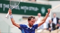 ''French Open'': Medvedevs uzvar trīs setos, Rūdam panākums ziemeļnieku duelī