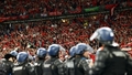 Parīzes policija atvainojas faniem par asaru gāzes izmantošanu pirms ČL fināla
