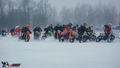 Kurmis pārspēj Karro MX1 klasē ziemas motokrosā uz Alūksnes ezera