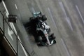 Starta avārijā piepildās "Ferrari" ļaunākais murgs, Hamiltons svin uzvaru