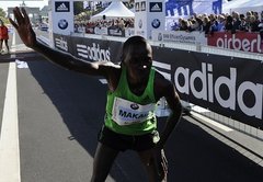 Pasaules rekordists maratonā Makau neiekļūst Kenijas olimpiskajā komandā