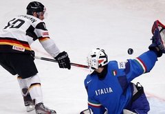 Vācijas hokejisti atstāj 'sausā' Itāliju