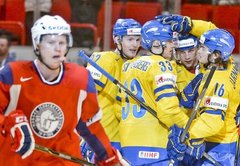 Zviedrijas izlase pārliecinoši uzvar Norvēģijas hokejistus