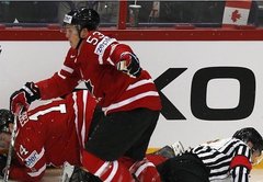 Fotoreportāža: hokeja cīņas pasaules čempionāta sestajā dienā