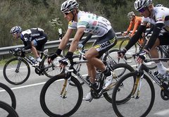 Itāļu riteņbraucējs Tiralongo uzvar 'Giro d'Italia' septītajā posmā; Smukulis finišē 107.vietā