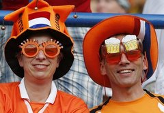 Fotoreportāža: EURO 2012 līdzjutēju emocijas un tērpi
