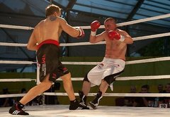 Fotoreportāža: bokseris Briedis pārliecinoši uzvar pieredzējušo ungāru Naģu