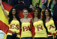 Futbola čempionāta laikā sievietes aktīvāk meklē mīļākos