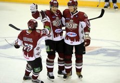 Rīgas 'Dinamo' rindās četrās KHL sezonās spēlējis 71 hokejists