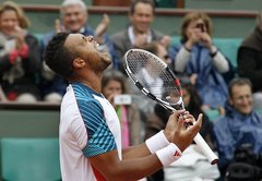 Tsonga negaidīti izstājas no 'US Open' turnīra