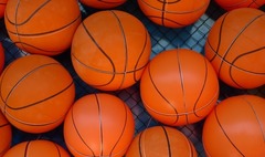 Jaunie basketbolisti tiekas «VEF Rīgas skolu superlīgas» izšķirošajās spēlēs