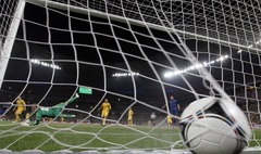 Madrides «Real» un PSG Čempionu līgas ceturtdaļfinālos startē ar trīs vārtu uzvarām