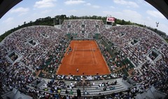 Gulbis pret Berdihu cīņā par «Roland Garros» pusfinālu (6-3, 6-2, 2-1 teksta tiešraide)