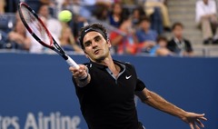 Federers atspēlē divas mačbumbas un sasniedz «US Open» pusfinālu
