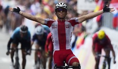Latvijas riteņbraucēji finišu nesasniedz; par pasaules čempionu pirmoreiz kļūst polis