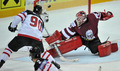 Hokeja valstsvienība klūp pasaules čempionāta startā pret Kanādu
