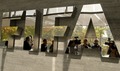 Pirms FIFA kongresa aizdomās par korupciju aiztur sešas futbola amatpersonas, birojā veic kratīšanu