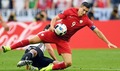 VIDEO: Vācijas un Polijas futbolisti pirmajā puslaikā vairāk gādā par savu vārtu drošību