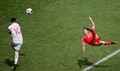 VIDEO: Šveices futbolists Šakiri gūst izcilus vārtus akrobātiska trika stilā