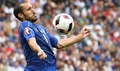 VIDEO:  Itālijas futbolistu varenais uzbrukums liedz vietu ceturtdaļfinālā čempionei Spānijai