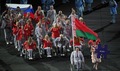 Soda Baltkrievijas paralimpiskās delegācijas pārstāvi par Krievijas karoga nešanu ceremonijā
