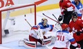 Kanādas hokejisti spraigā cīņā uzvar krievus Pasaules kausa pusfinālā