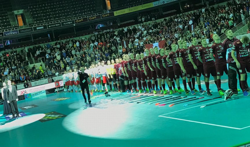VIDEO: Latvijas florbola izlase pirmajā trešdaļā nonāk nokdaunā pret Čehiju