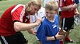 FOTO: Latvijas futbolisti gatavojas spēlei ar Ganu un tiekas ar SOS bērnu ciematu audzēkņiem