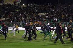 Ēģiptē fanu sadursmēs pēc futbola spēles nogalināti 74 cilvēki