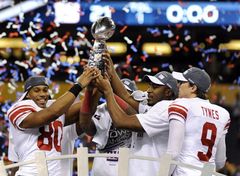 Ņujorkas Giants izcīna amerikāņu futbola galveno balvu Super Bowl
