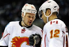 Jokinena 3+1 palīdz Flames sakaut Sharks NHL spēlē