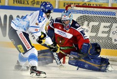 Krievijas hokejisti Helsinku Olimpiskajā stadionā pārspēj Somiju