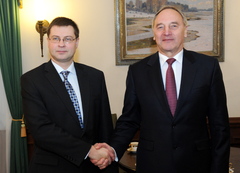 Bērziņš apmeklēs Londonas Olimpisko spēļu atklāšanas ceremoniju; Dombrovskis - noslēgumu