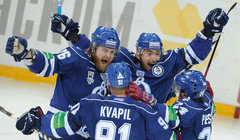 Znaroka vadītie Maskavas Dinamo pagarina KHL finālsēriju