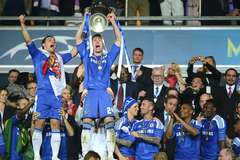 Londonas Chelsea pēcspēles sitienos triumfē UEFA Čempionu līgas finālā