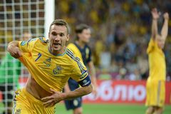 Ševčenko gūst divus vārtus, ukraiņi sāk ar uzvaru pār Zviedriju