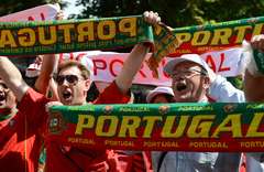 Portugāle pazaudē divu vārtu pārsvaru, tomēr dramatiskā galotnē uzveic Dāniju